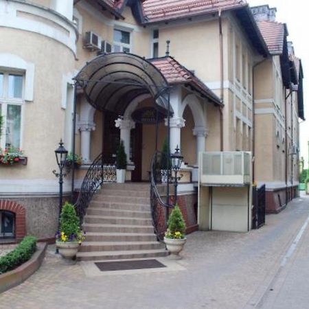 Villa Royal Острув-Велькопольський Екстер'єр фото