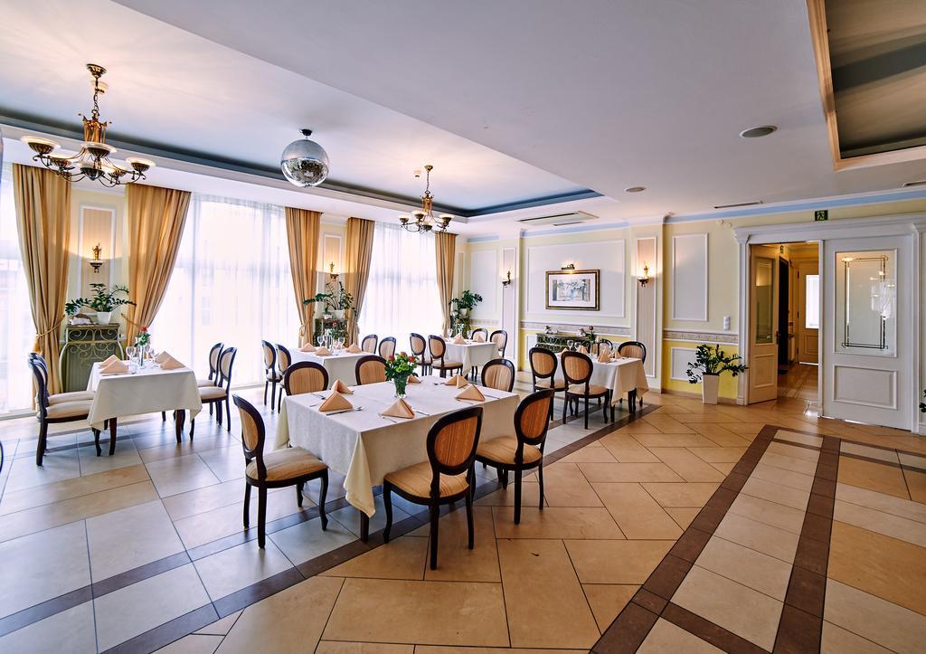 Villa Royal Острув-Велькопольський Екстер'єр фото